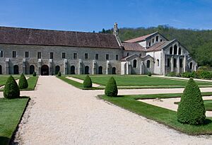 Archivo:Abbaye de Fontenay-EgliseBatiments