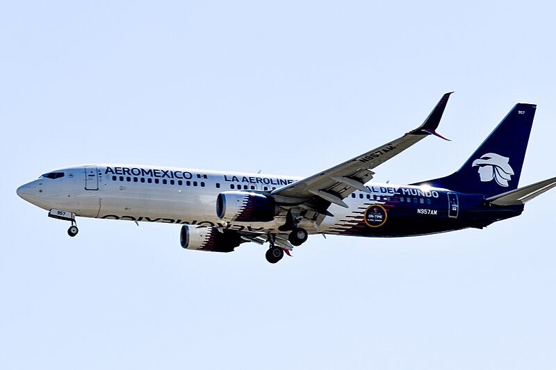 Aeromexico N957AM B738