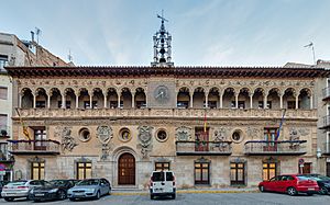 Archivo:Ayuntamiento de Tarazona, Zaragoza, España, 2015-01-02, DD 09-17 HDR PAN