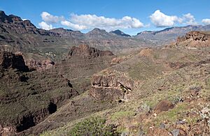 Archivo:Barranco de Tirajana - Gran Canaria - 01