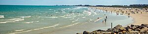 Archivo:Beach in Cape Canaveral, Florida