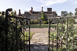 Borde Hill House +gatebor015.jpg