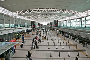 Archivo:Buenos Aires Airport, International Check In Area (4013261729)