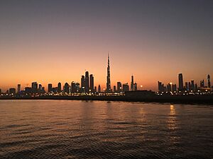 Archivo:Burj Khalifa Night View 01