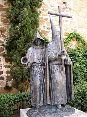 Archivo:Cáceres - Monumento a los Cofrades 2