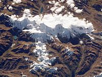 Archivo:Cordillera Huayhuash from space