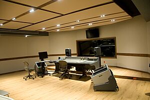 Archivo:ESTUDIO GRABACION CONSOLA4