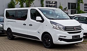 Archivo:Fiat Talento Kombi 1.6 Ecojet 125 Twin Turbo Family – Frontansicht, 27. Juli 2016, Düsseldorf