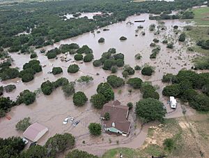 Archivo:Flooding of the Guadalupe River near Kerrville, Texas in 2025