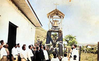 Archivo:Iglesia Católica, año de 1958.