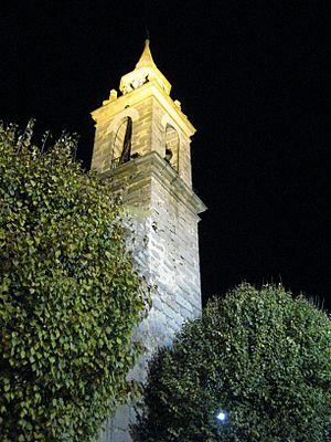 Archivo:Iglesia de San Pedro. Nocturno