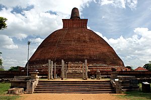 Archivo:Jetavanaramaya Stupa