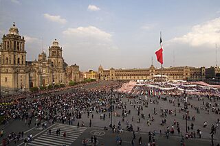 MX MM PANORÁMICAS DESFILE ZÓCALO.jpg