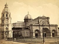 Archivo:Manila Cathedral before the 1880 earthquake