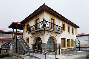 Archivo:Nabarniz ayuntamiento 001