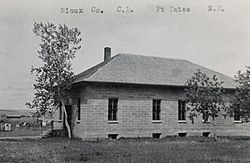 Old Sioux County Courthouse (Fort Yates ND).jpg