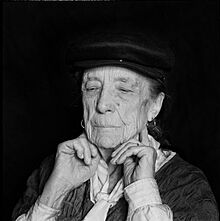 Oliver Mark - Louise Bourgeois, New York 1996.jpg