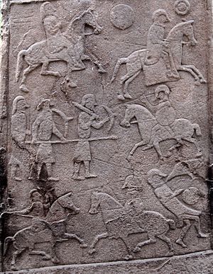 Archivo:Pictish Stone at Aberlemno Church Yard - Battle Scene Detail