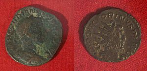 Archivo:Roman coins excavated in Essaouira 3rd century and late Roman Empire
