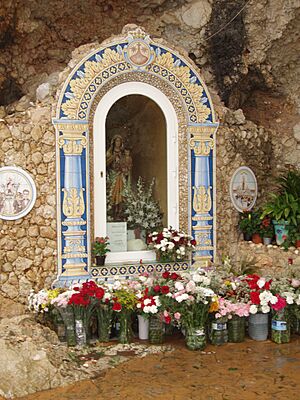 Archivo:Santuario de la Virgen del Carmen