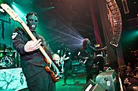 Archivo:Slipknot performing in November 2005
