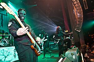 Archivo:Slipknot performing in November 2005