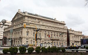 Archivo:Teatro Colon de Buenos Aires perspectiva