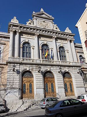 Archivo:Toledo - Edificio de la Diputación - 201102
