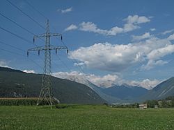 Archivo:Tussen Tarrenz en Imst, panorama foto1 2012-08-14 16.53