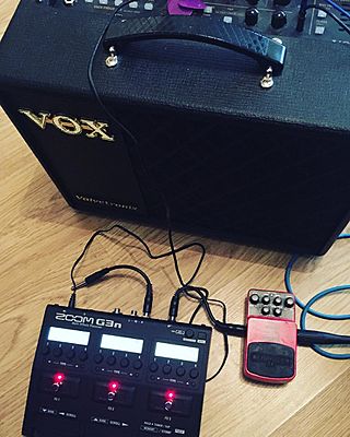 VOX amps with Zoom pedals.jpg