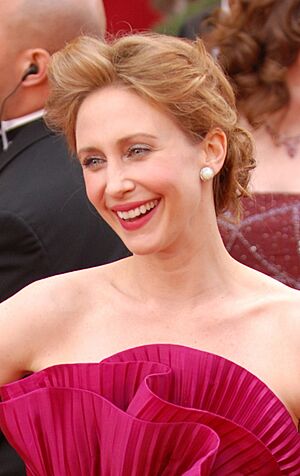 Archivo:Vera Farmiga @ 2010 Academy Awards crop
