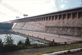 Archivo:Wasserkraftwerk-Bratsk