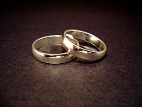 Archivo:Wedding rings