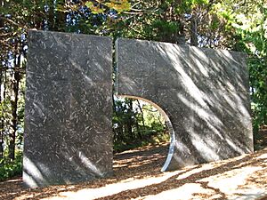 Archivo:WellingtonBotGardensSculpture