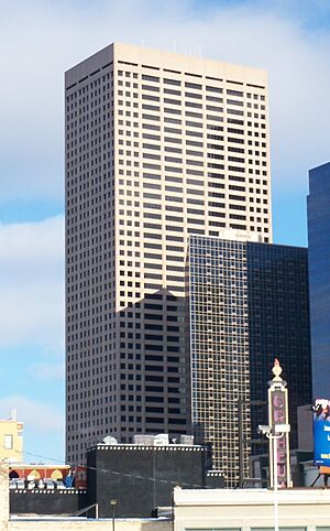 Archivo:33 South Sixth Minneapolis 1