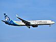 Alaska Airlines Boeing 737-990(ER) N248AK approaching EWR Airport.jpg