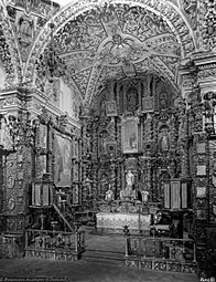 Archivo:Altar mayor de la iglesia de San Francisco Acatepec
