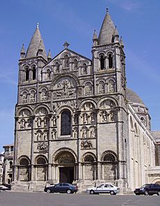 Archivo:Angouleme cathedral StPierre a