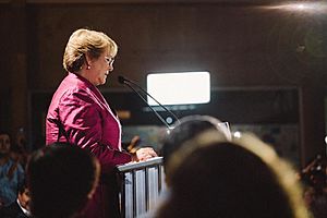 Archivo:Bachelet anuncia candidatura