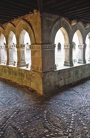 Archivo:CLAUSTRO MADALENA