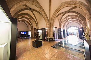 Archivo:Capilla Gótica