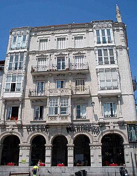 Castro-Urdiales - Casa de los Chelines 1.jpg