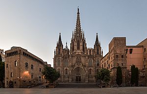 Catedral de la Santa Cruz y Santa Eulalia -- 2019 -- Barcelona, España.jpg