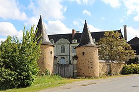Château Cour Ampoigné.JPG