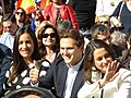 Constitucionalistas del partido Ciudadanos, Albert Rivera, Inés Arrimadas (saludando, a la derecha), en la Plaza de la Villa, en Madrid, España