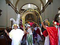 Archivo:Danza de las varas en Tequixquiac (2)