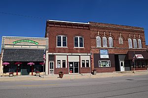 Archivo:Downtown Olin, IA