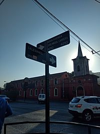 Archivo:Esquina de Salesianos con la Gran Avenida - San Miguel (Chile)