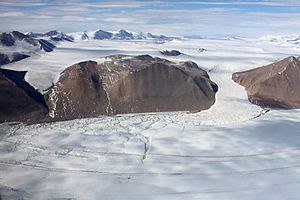 Archivo:Ferrar Glacier, Antarctica 1