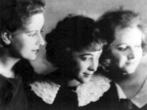 Archivo:Garbo, Pollak and Schmiterlöw